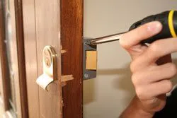 Locksmith Key Store Fort Lauderdale, FL 954-366-2510 - lock-opening